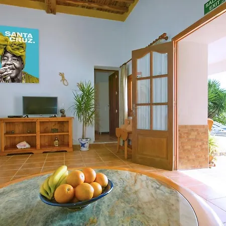 Вилла Colonial Wifi, Private Swimmingpool, Aircon *