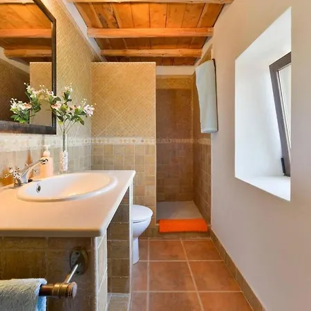 Villa Colonial Wifi, Private Swimmingpool, Aircon Es Cubells