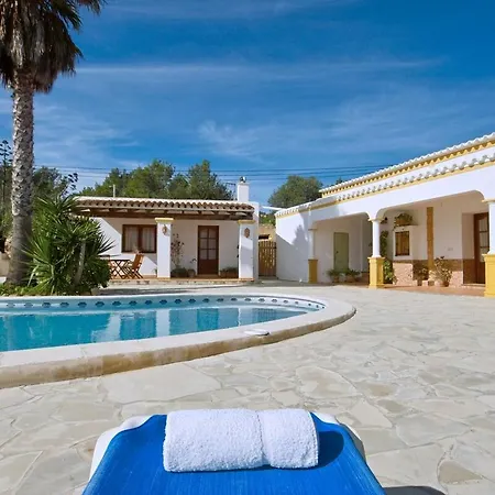 Villa Colonial Wifi, Private Swimmingpool, Aircon