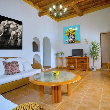 Villa Colonial Wifi, Private Swimmingpool, Aircon