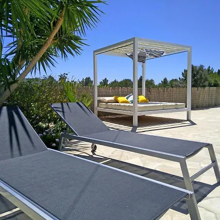 Colonial Wifi, Private Swimmingpool, Aircon Villa